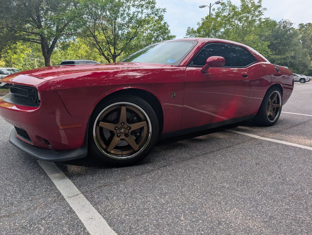 2016 Dodge Challenger Image 1