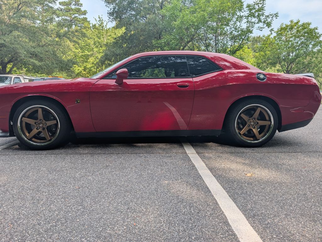 2016 Dodge Challenger Image 2