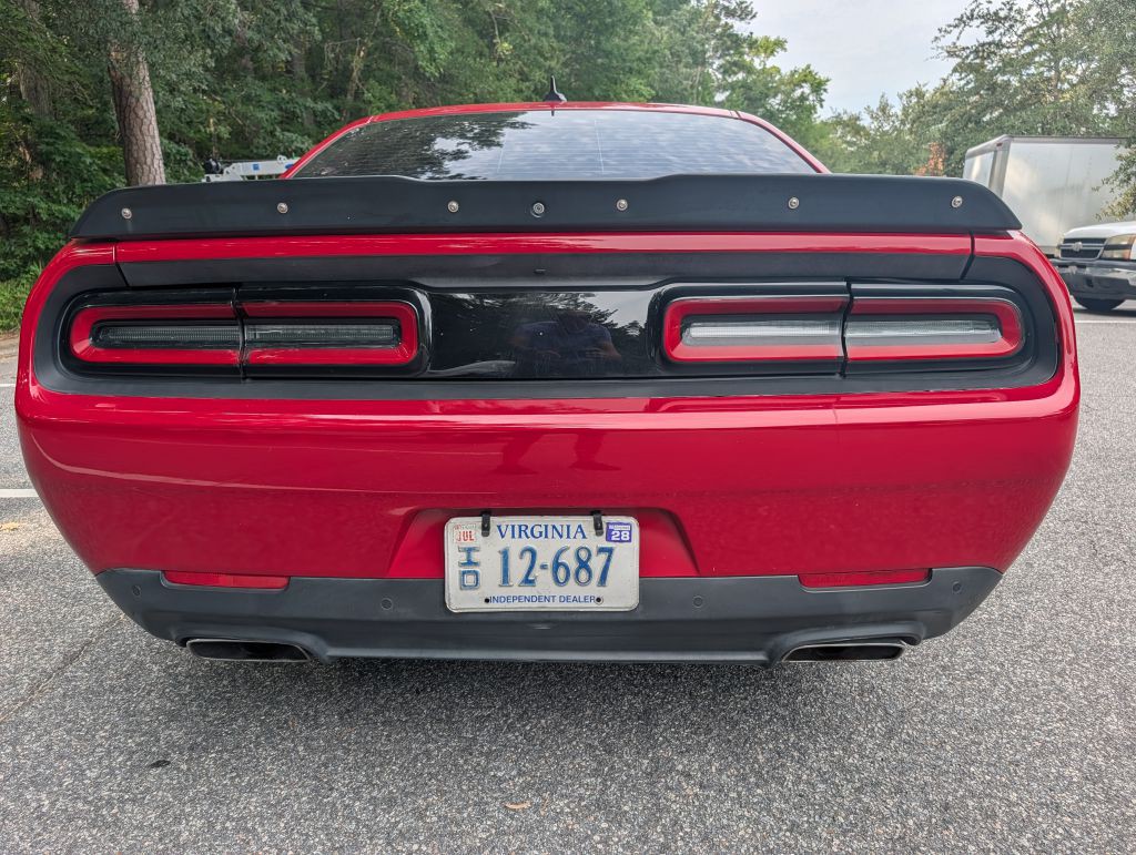2016 Dodge Challenger Image 4