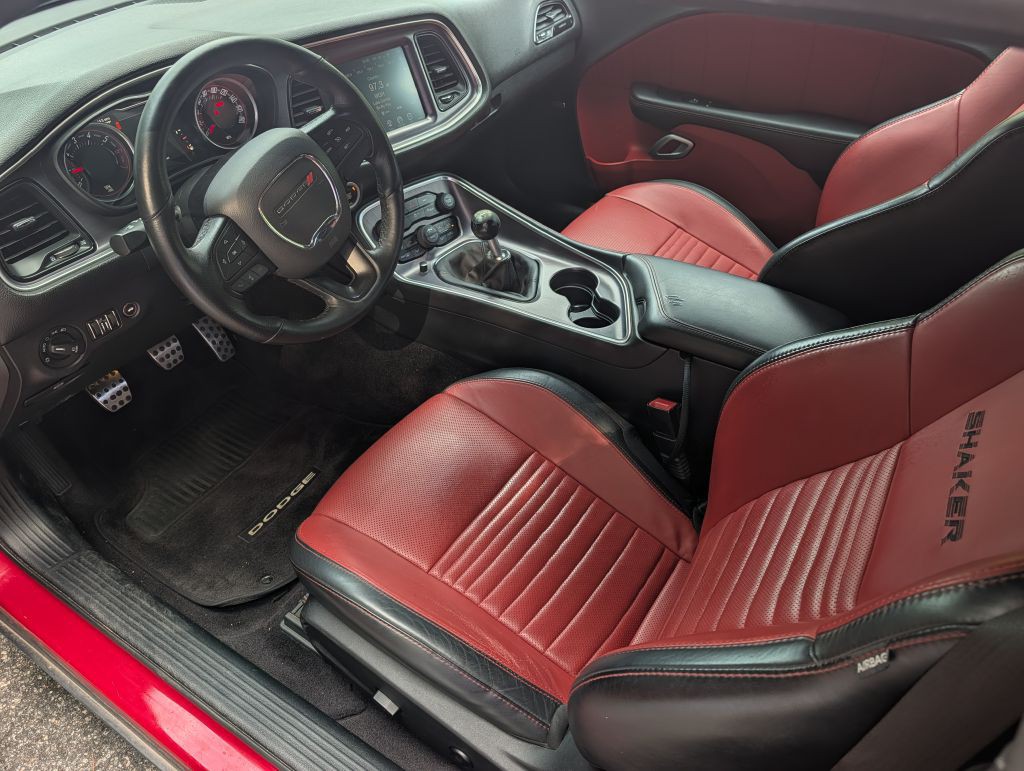 2016 Dodge Challenger Image 16