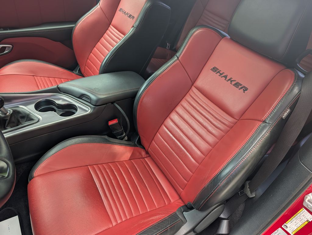 2016 Dodge Challenger Image 24