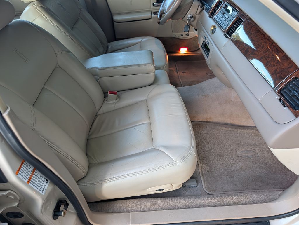 2000 Lincoln Town Car Image 19