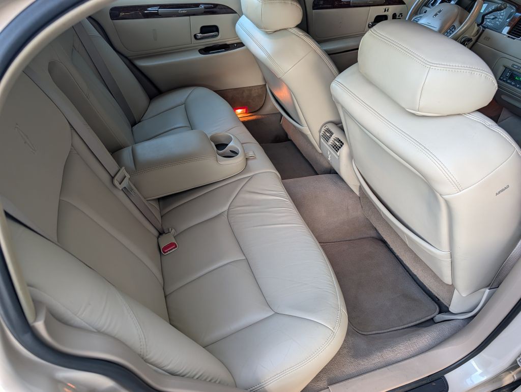 2000 Lincoln Town Car Image 20