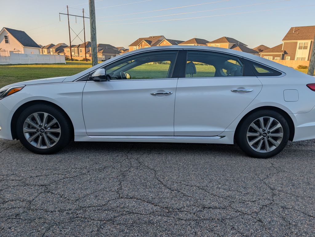 2016 Hyundai Sonata Image 2