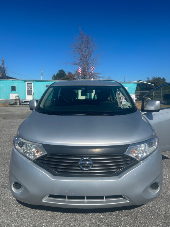 2014 Nissan Quest Image 1