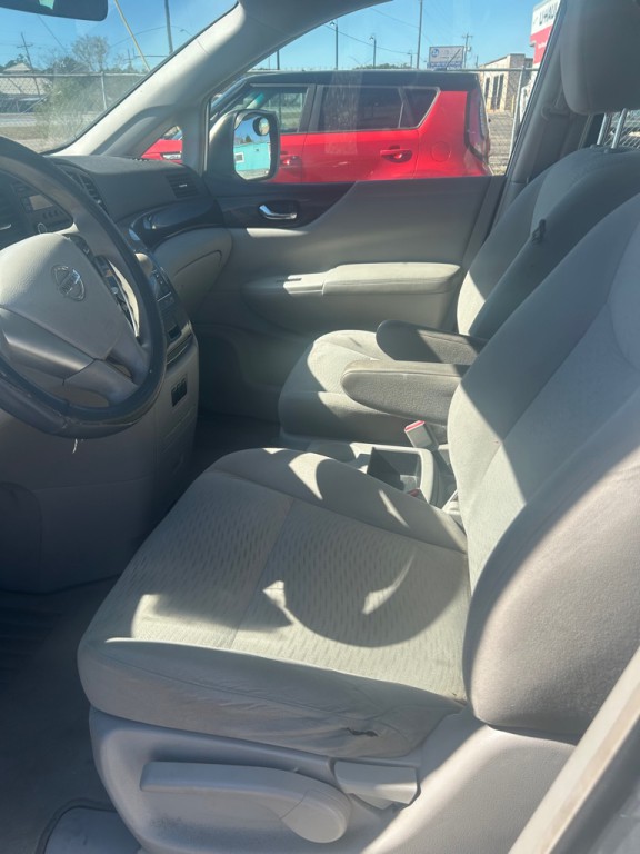 2014 Nissan Quest Image 9