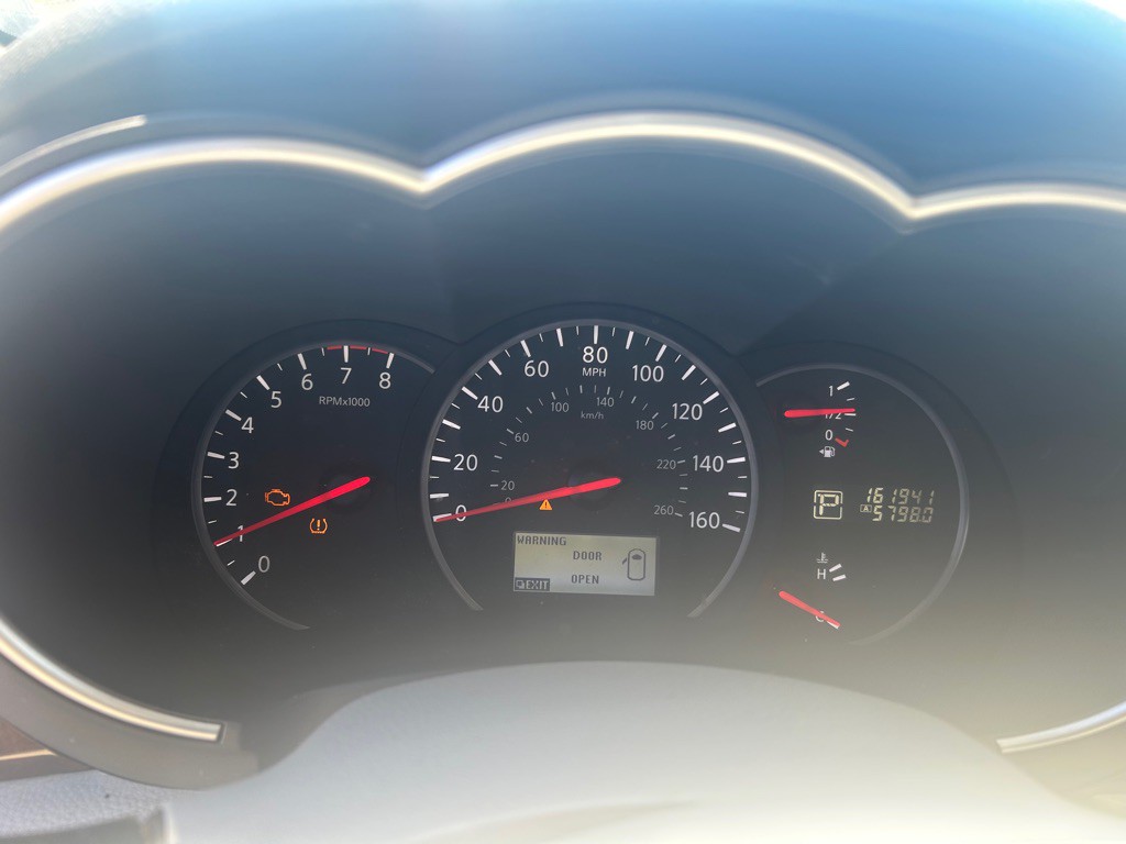 2014 Nissan Quest Image 10