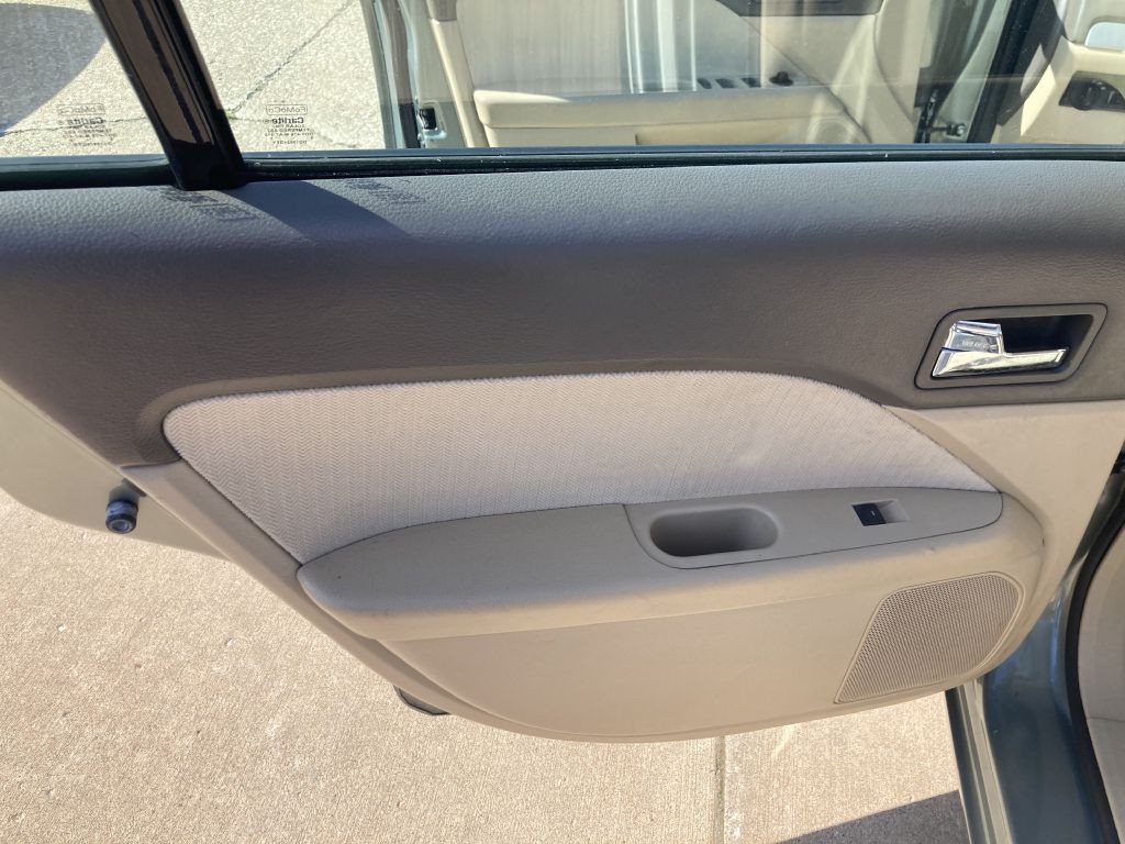 2009 Mercury Milan Image 16