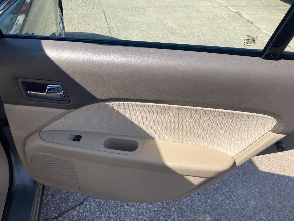 2009 Mercury Milan Image 18