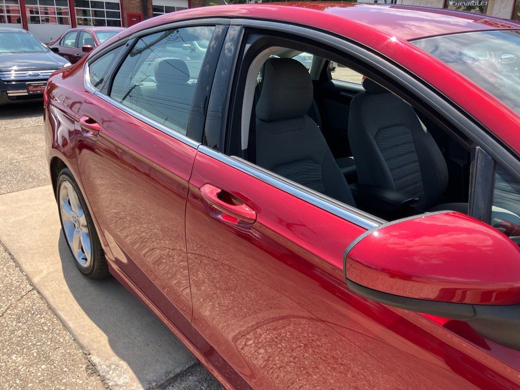 2016 Ford Fusion Image 10