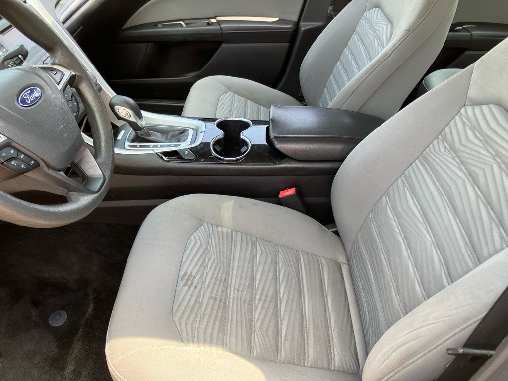 2016 Ford Fusion Image 17