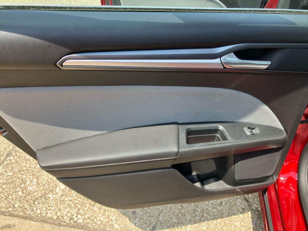2016 Ford Fusion Image 18
