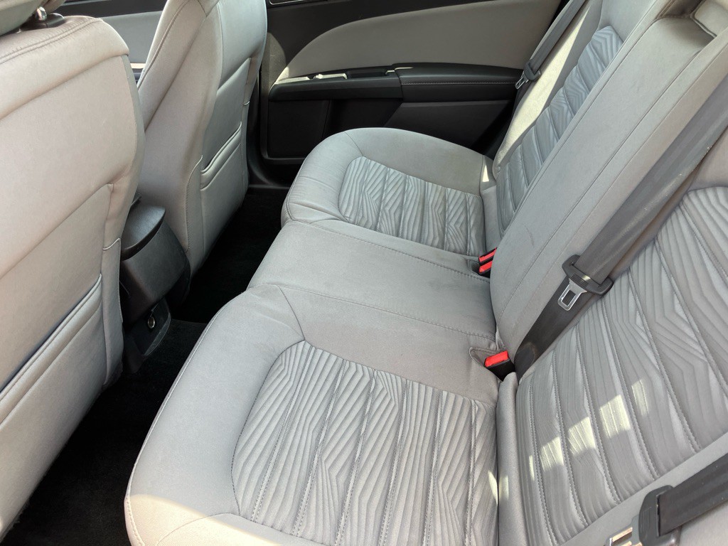 2016 Ford Fusion Image 19