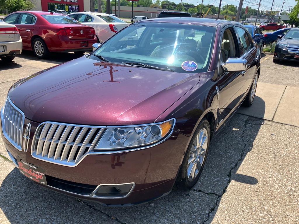 2012 Lincoln MKZ Image 2