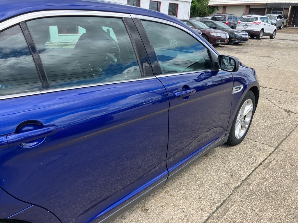 2013 Ford Taurus Image 9