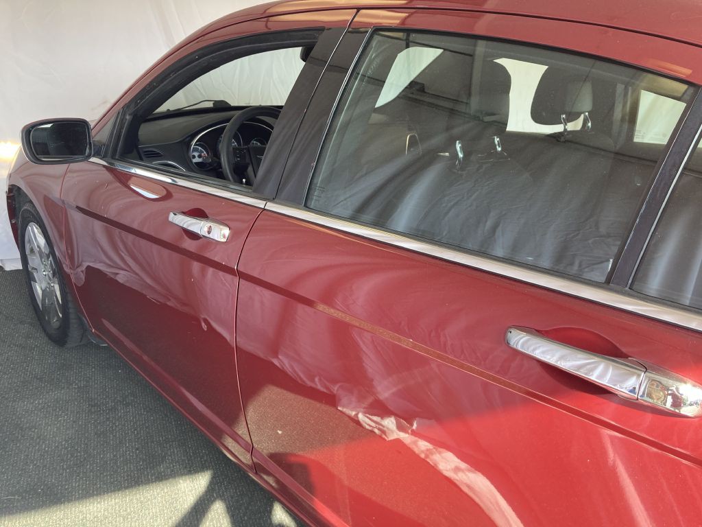 2013 Chrysler 200 Image 5
