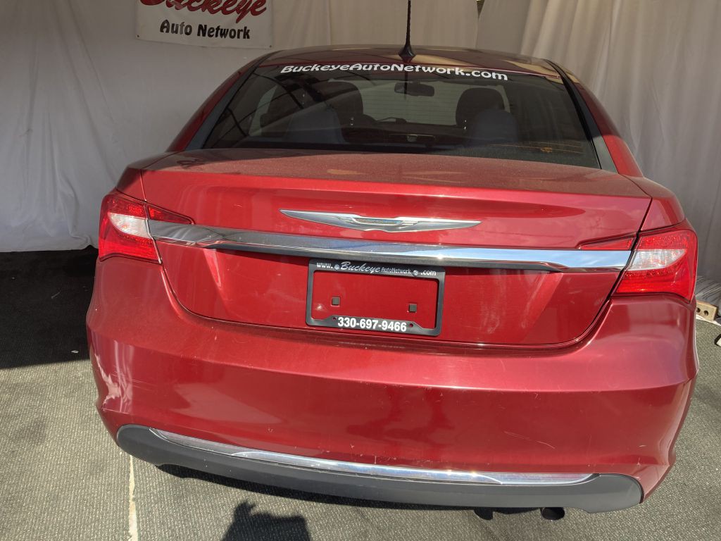 2013 Chrysler 200 Image 7