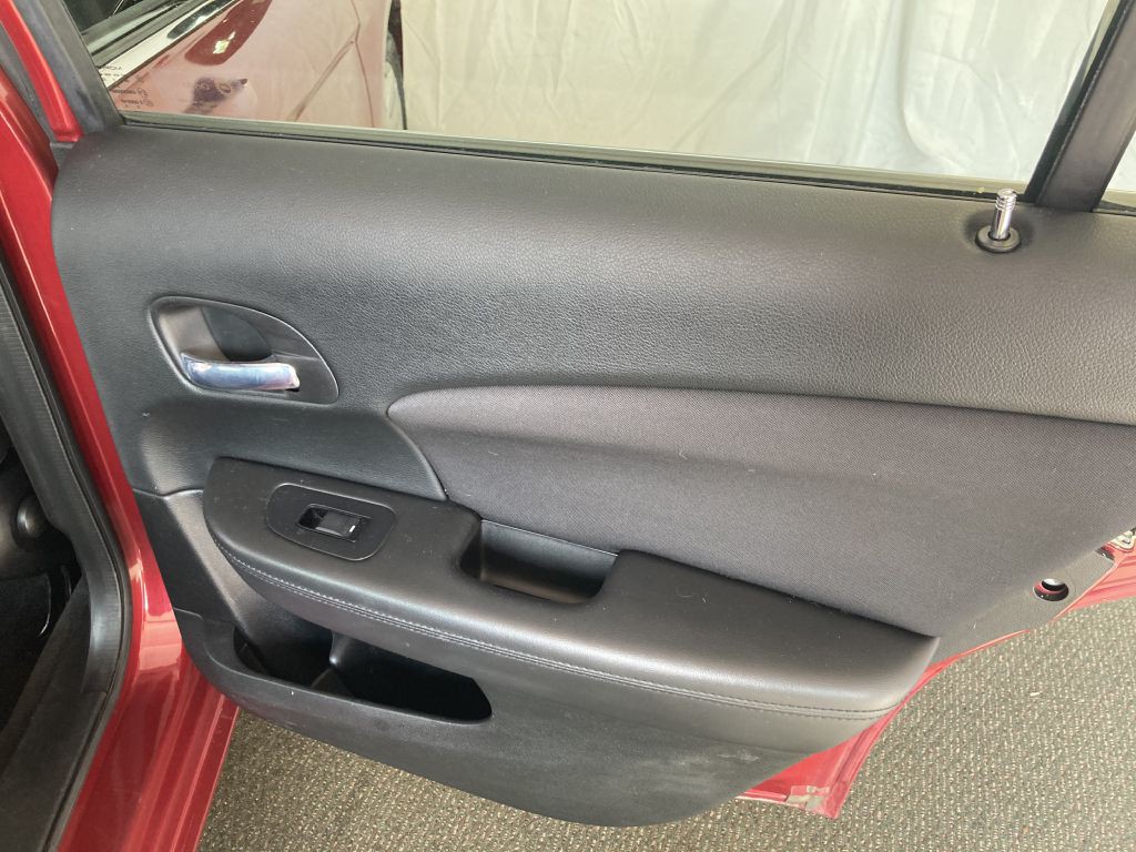 2013 Chrysler 200 Image 20