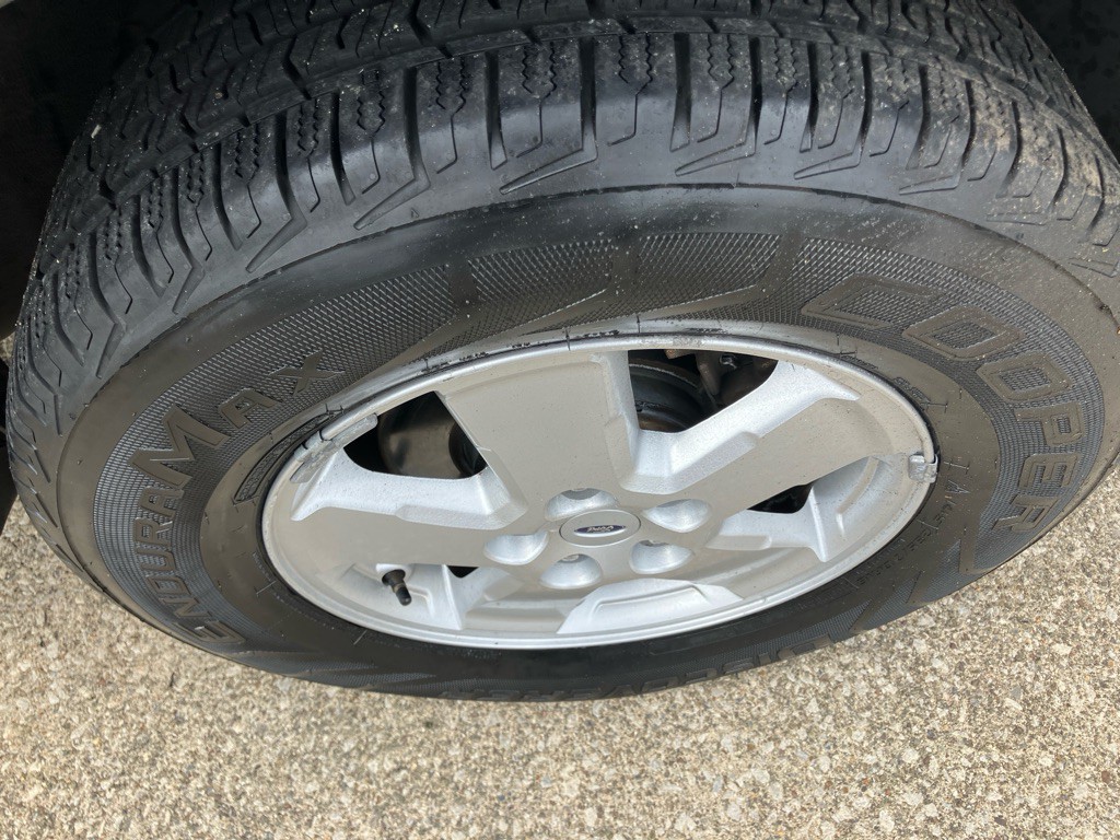2009 Ford Escape Image 11
