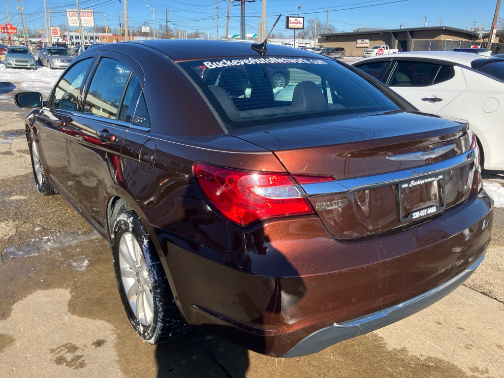 2012 Chrysler 200 Image 6