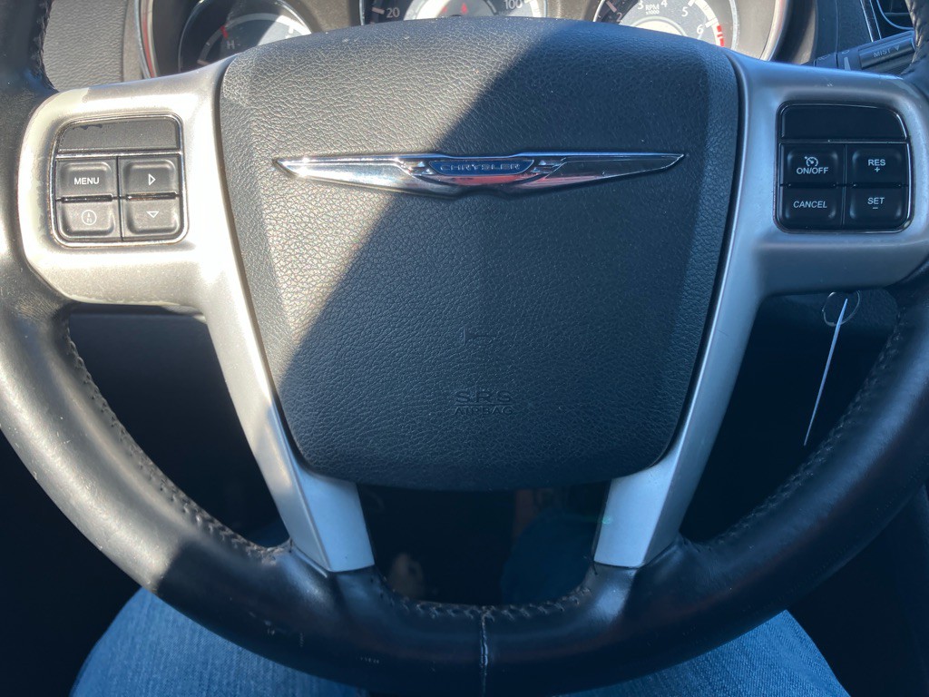 2012 Chrysler 200 Image 13
