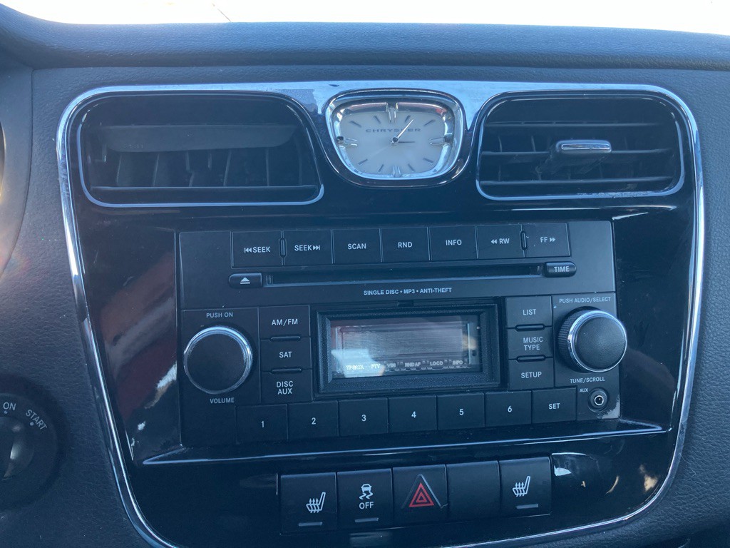 2012 Chrysler 200 Image 14
