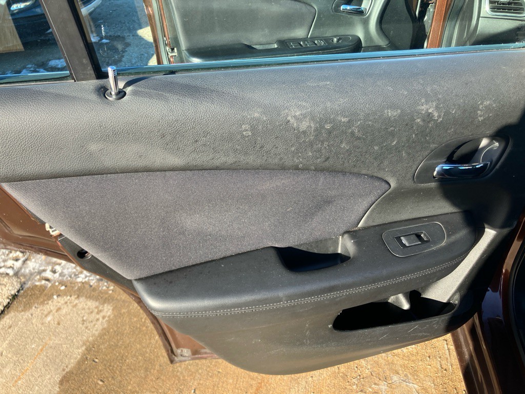 2012 Chrysler 200 Image 18