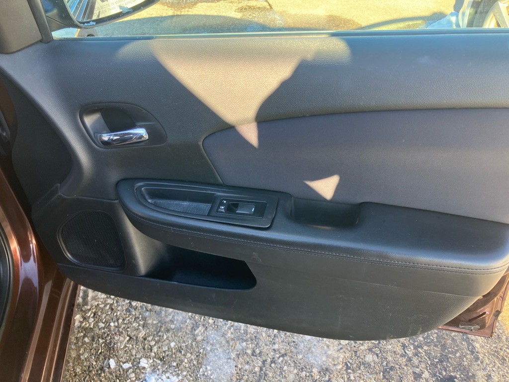 2012 Chrysler 200 Image 22