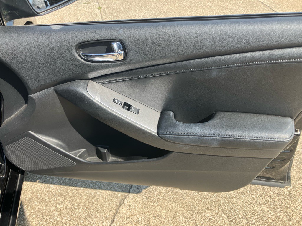 2010 Nissan Altima Image 23