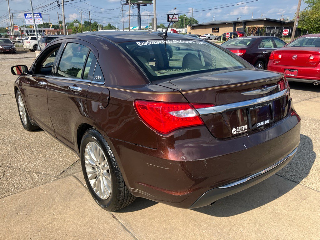 2012 Chrysler 200 Image 6