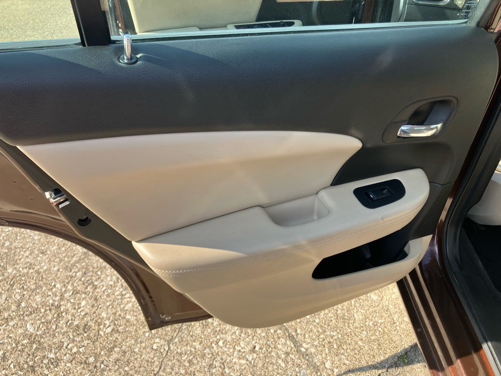 2012 Chrysler 200 Image 19