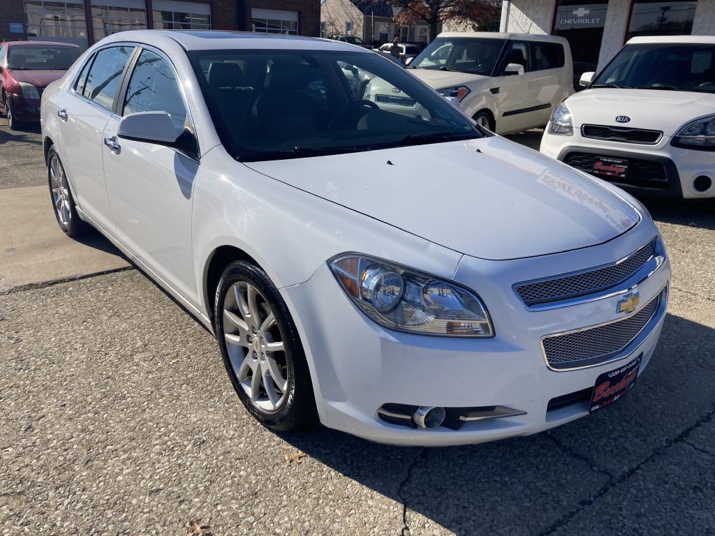2011 Chevrolet Malibu Image 1