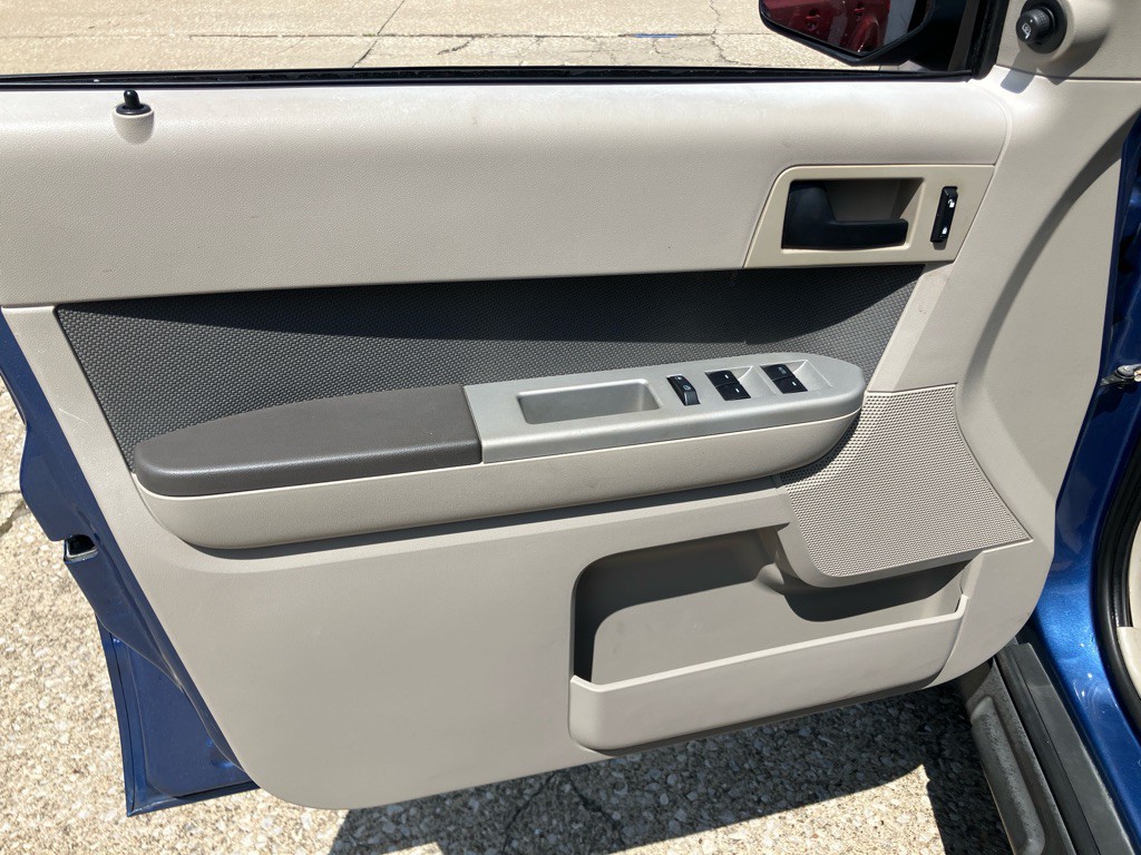 2009 Ford Escape Image 17