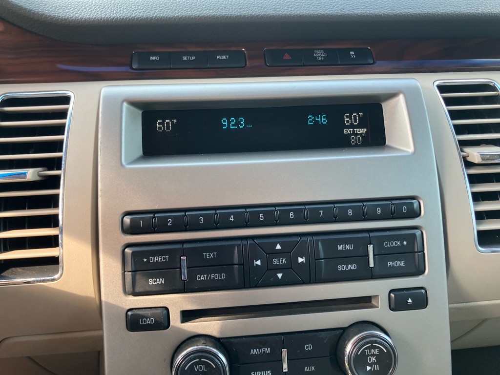 2010 Ford Flex Image 14