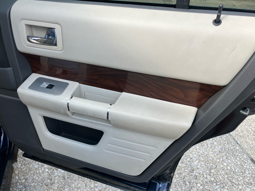 2010 Ford Flex Image 21