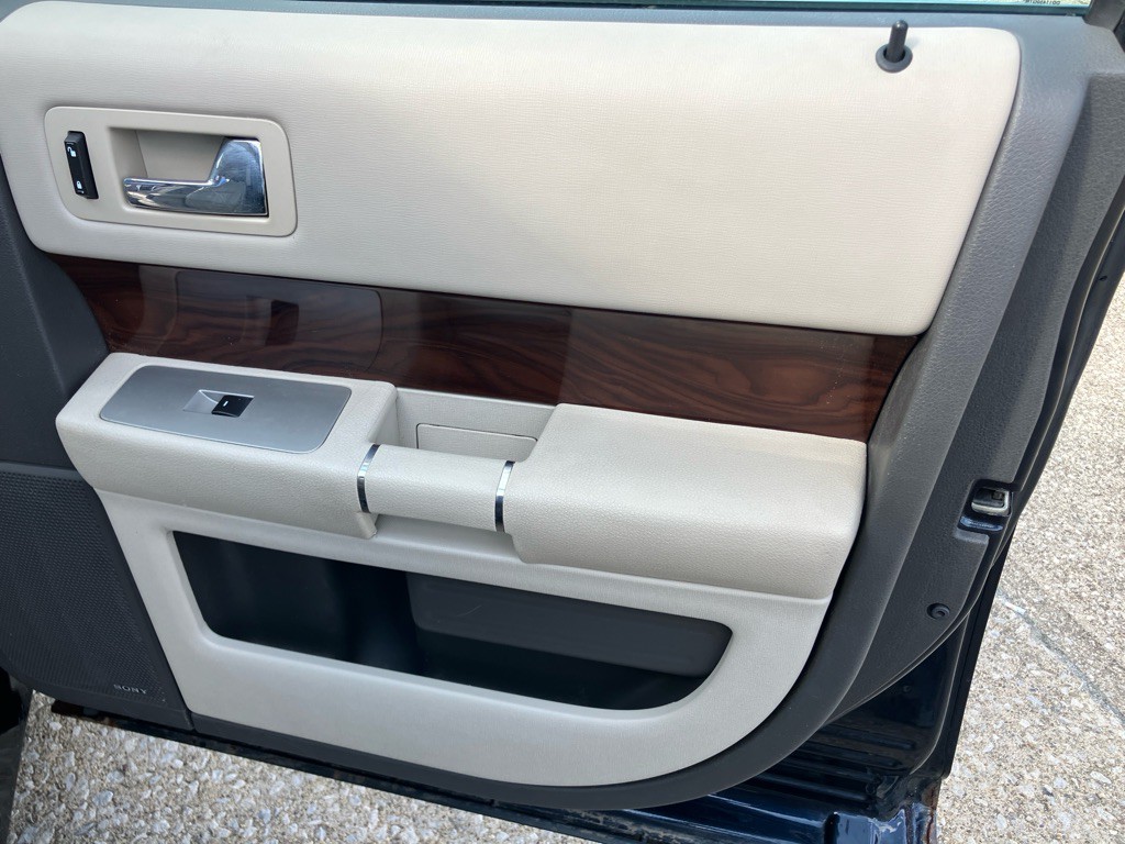 2010 Ford Flex Image 24