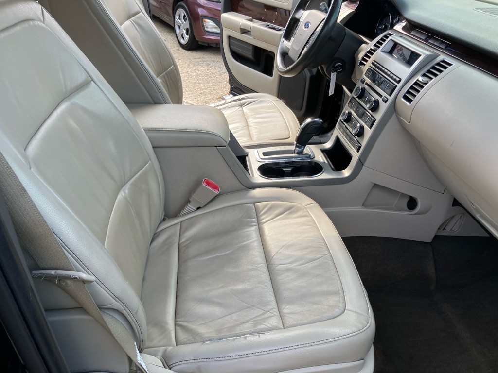 2010 Ford Flex Image 25