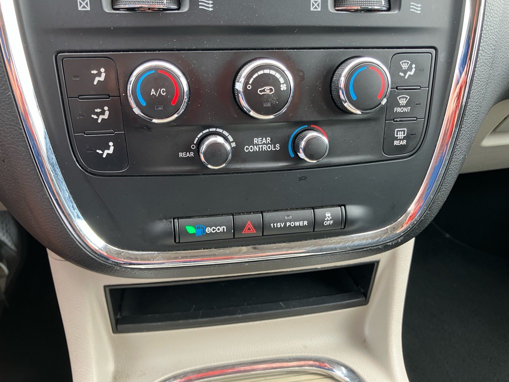 2015 Dodge Grand Caravan Image 14