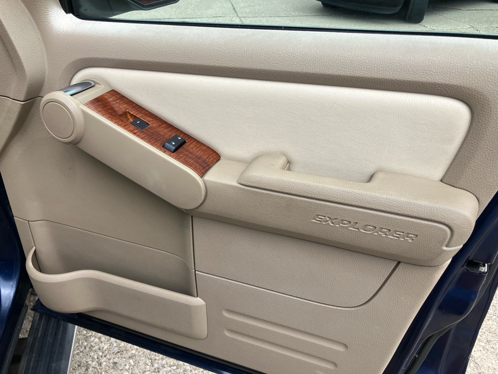 2008 Ford Explorer Image 23