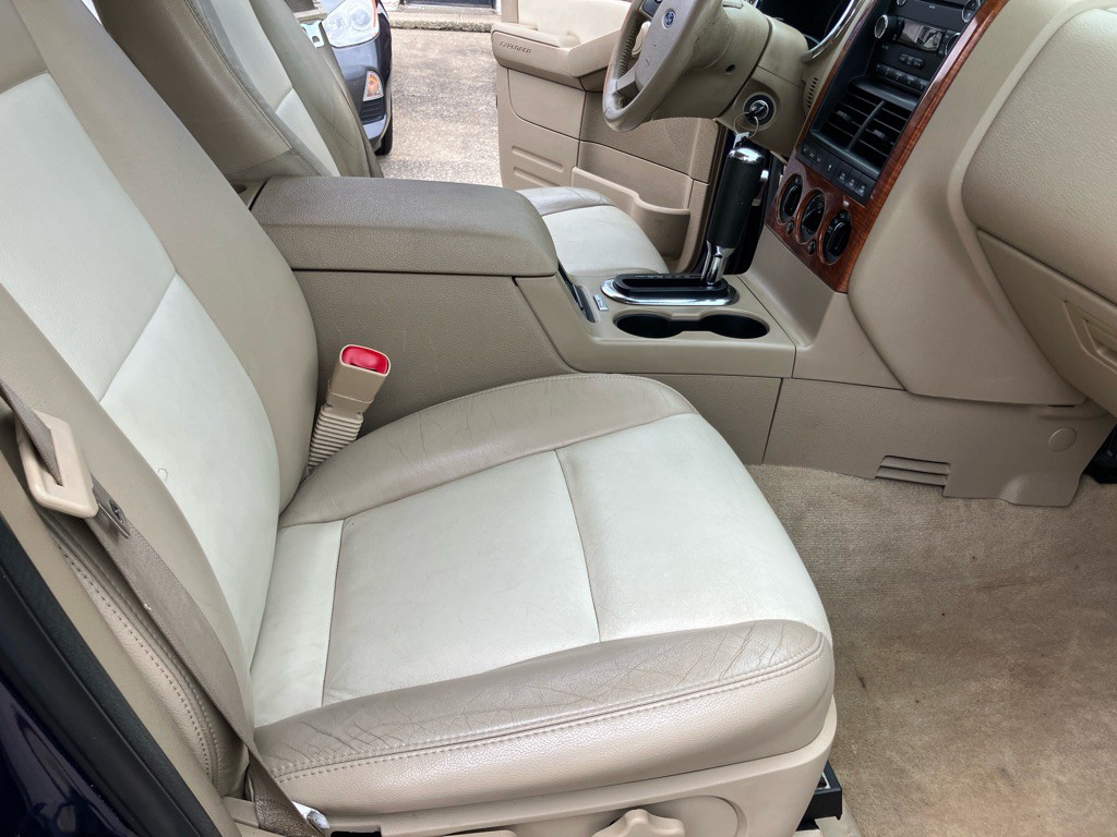 2008 Ford Explorer Image 24