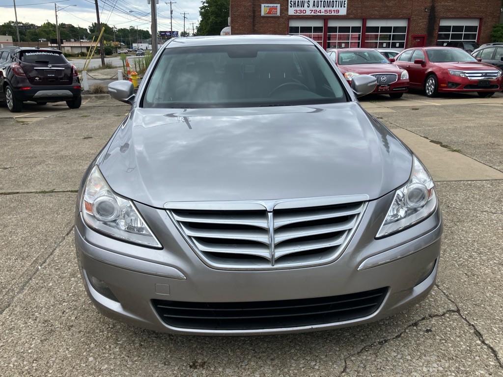 2009 Hyundai Genesis Image 2