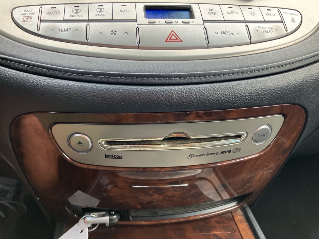 2009 Hyundai Genesis Image 16