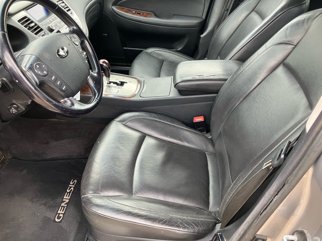 2009 Hyundai Genesis Image 18