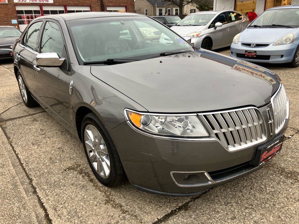 2011 Lincoln MKZ Image 1