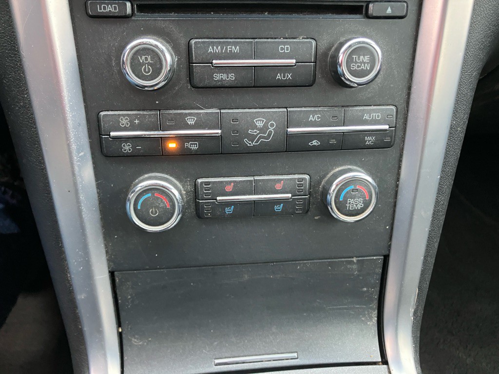 2011 Lincoln MKZ Image 16