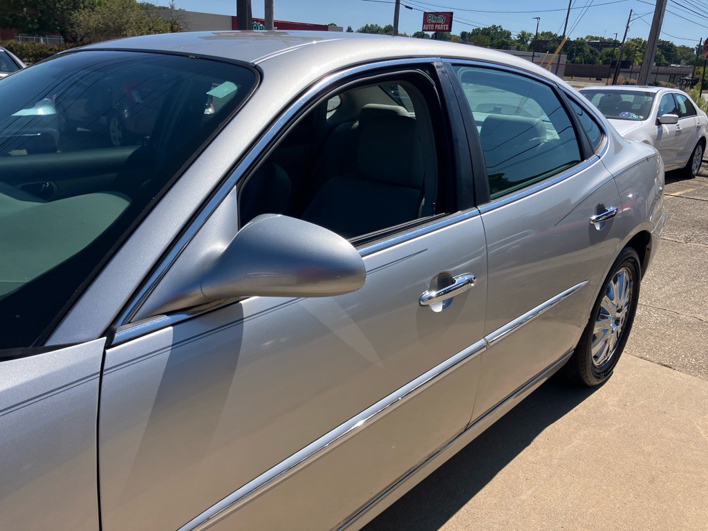 2008 Buick Lacrosse Image 4