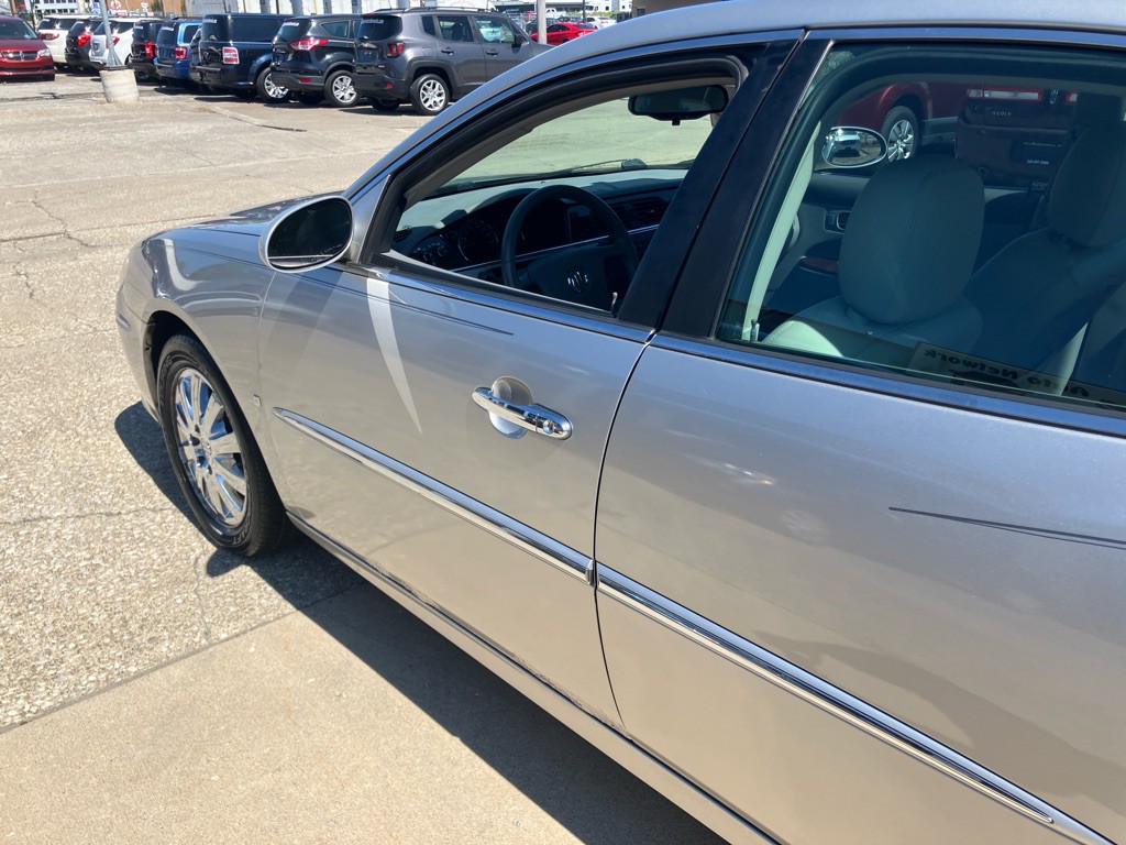2008 Buick Lacrosse Image 5