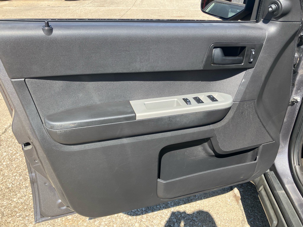 2010 Ford Escape Image 16