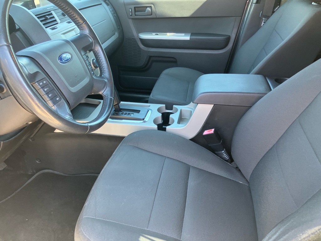 2010 Ford Escape Image 17