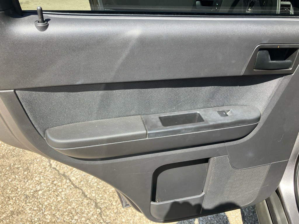 2010 Ford Escape Image 18